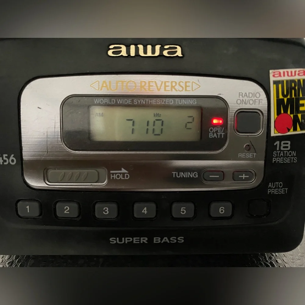“Aiwa” Vintage TX-456 Walkman Type AM-FM Cassette Player